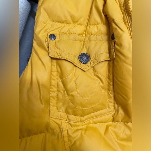 True Religion mustard yellow vest with detachable hood size medium - Picture 6 of 9